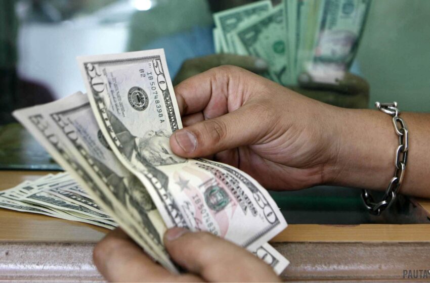  El dólar bajó otros 10 cts; este miércoles era vendido a $64.49