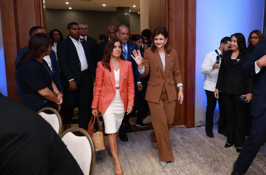  Vicepresidenta Raquel Peña y embajadora Leah Campos coinciden en la visión de Santiago como motor del desarrollo nacional
