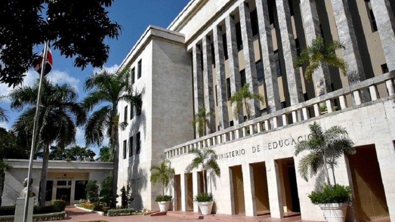  Docencia se reanuda el martes próximo, recuerda el MINERD