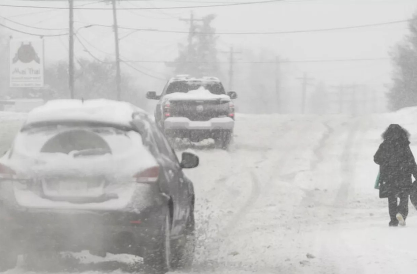  Aumentan a 34 los muertos por tormenta nieve y hielo en EEUU