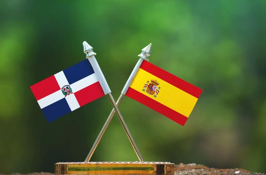  ¿Cuántos dominicanos viven en España y en qué trabajan?