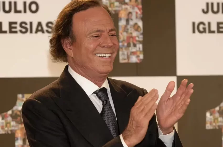  Julio Iglesias es acusado de acoso sexual contra empleadas