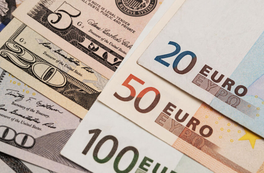  El dólar bajó 26 cts y el euro 45; eran vendidos a $60.65 y $73.94