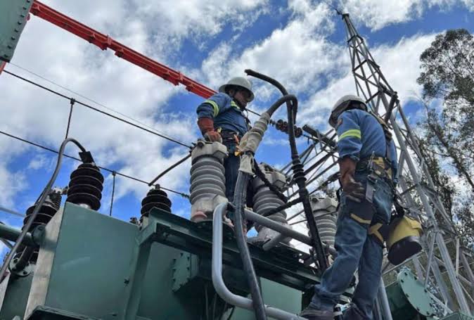  Servicio eléctrico queda restablecido en un 100 % en todo el país