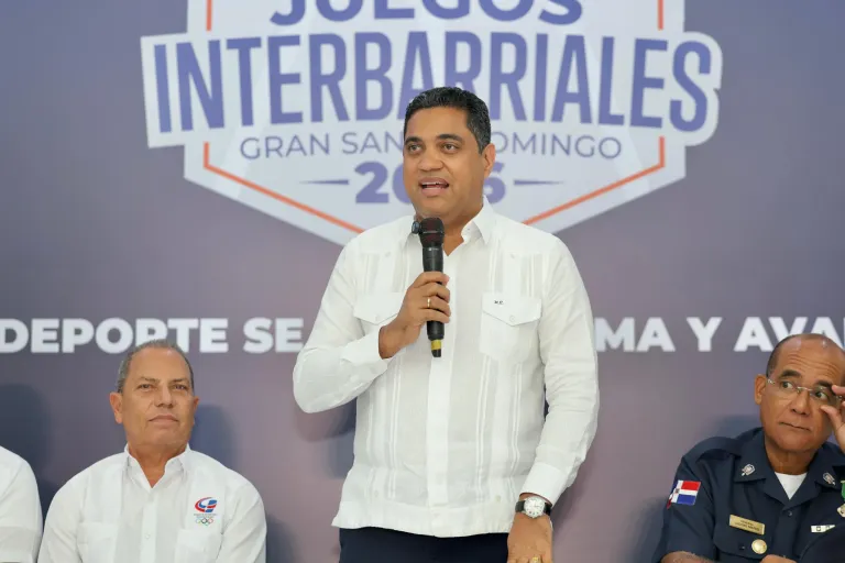  Ministro Cruz anuncia Juegos Interbarriales de Baloncesto en el Gran Santo Domingo
