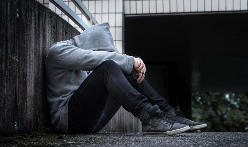  Suicidios de menores encienden alarmas ante la brecha familiar y el entorno digital