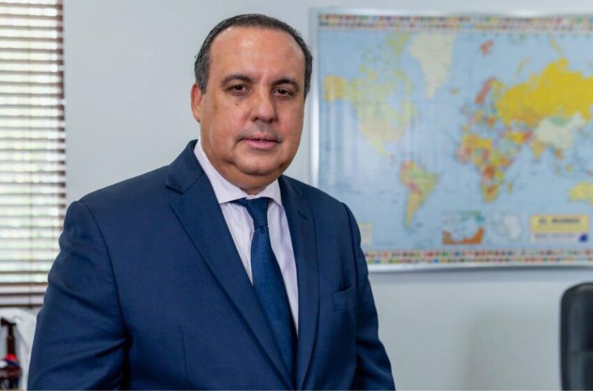  Presidente de Two Oceans In Health continuará como consultor de la revista del Ministerio de Salud Pública