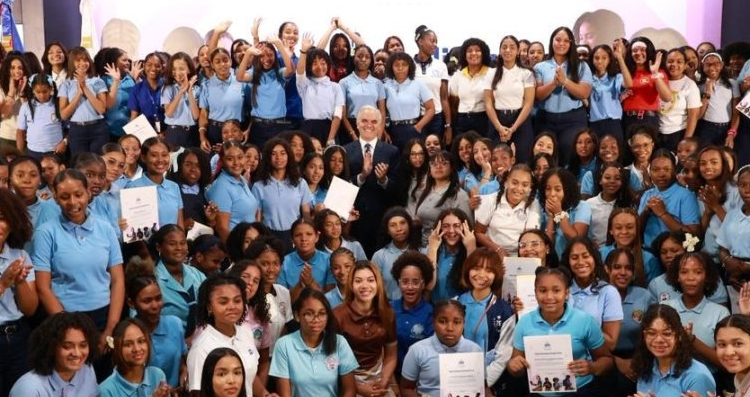  Luis Miguel De Camps destaca apuesta del Gobierno por educación digital que cierre brechas