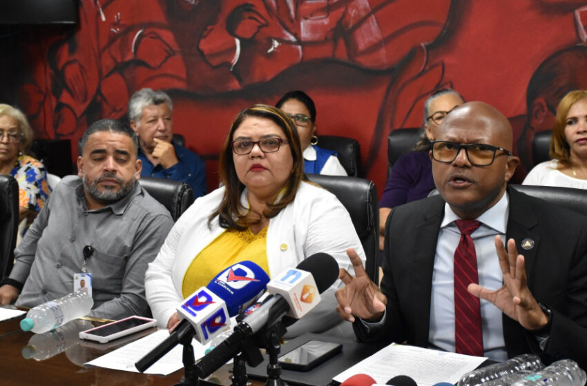  Denuncian graves irregularidades en pensiones y reajustes salariales de médicos