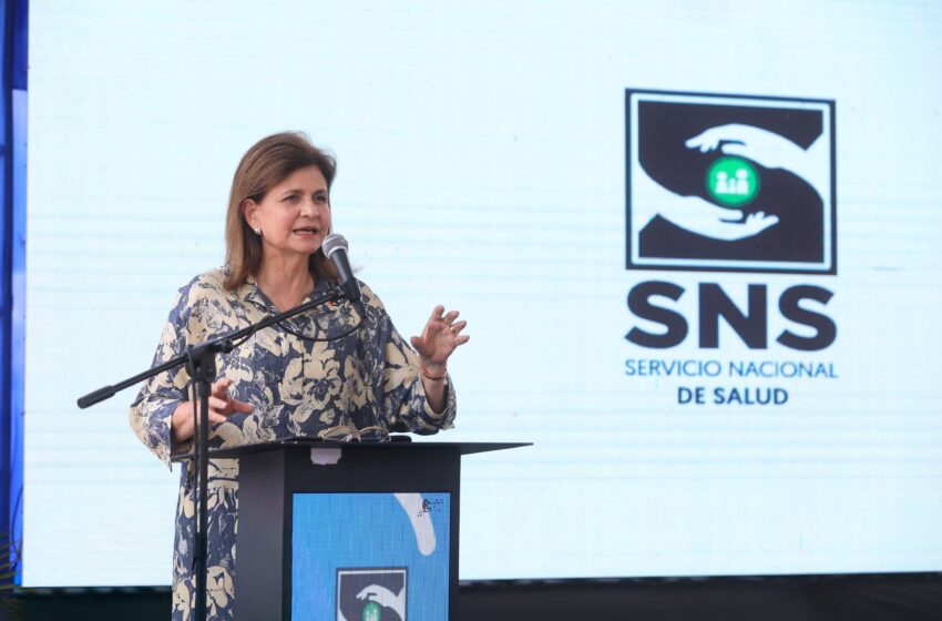  Raquel Peña y director del SNS entregan obras que fortalecen servicios de salud en Valverde