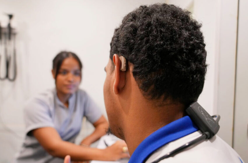  INABIE cambia la vida de estudiantes con deficiencias auditivas