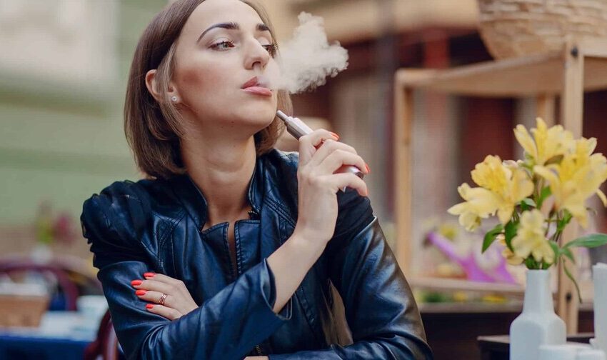  Salud Pública busca prohibir el uso de vapes en lugares públicos cerrados