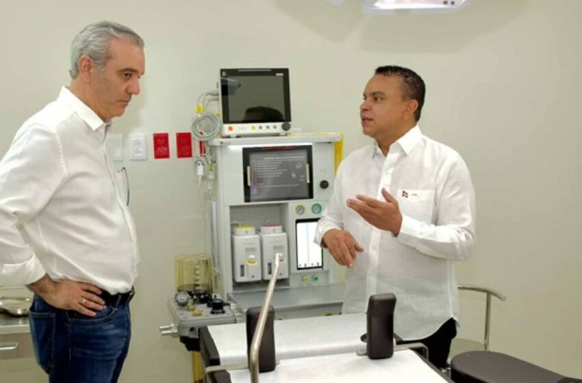  Presidente Abinader inaugura hospital en Hacienda Estrella