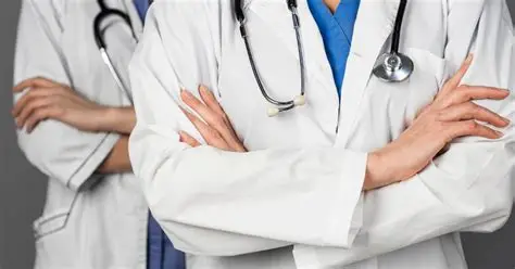  Anuncian programa de becas internacionales para profesionales de la salud