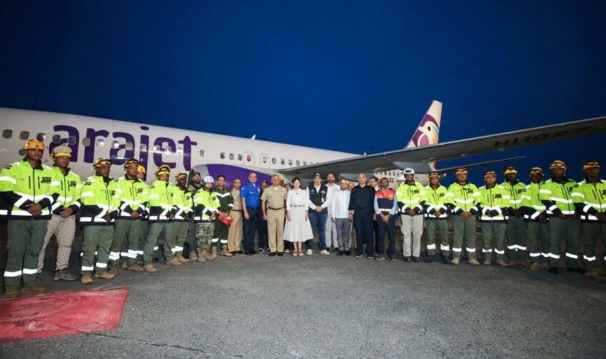  Regresan al país los rescatistas dominicanos que participaron en misión humanitaria en Venezuela