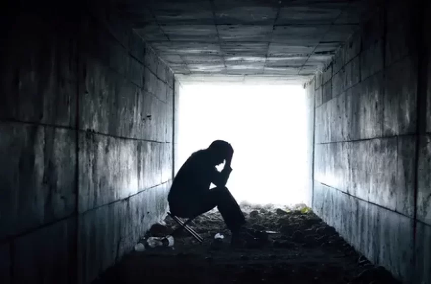  Señales silenciosas: cómo reconocer que una persona podría estar en riesgo suicida
