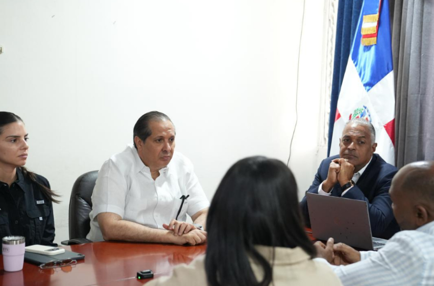  Ministro de Salud destaca reducción del 82 % de los casos de malaria en Azua