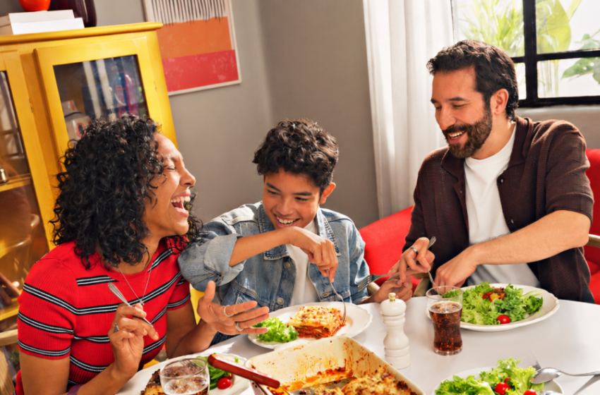  Campaña invita a poner el mundo en pausa y recuperar el valor de comer juntos