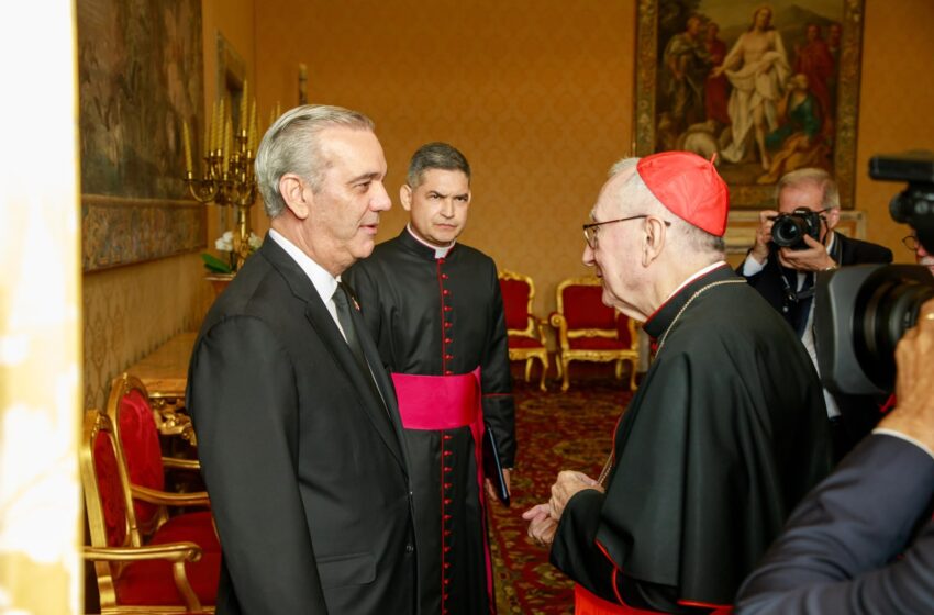  Presidente Abinader y secretario de Estado de la Santa Sede, Pietro Parolin