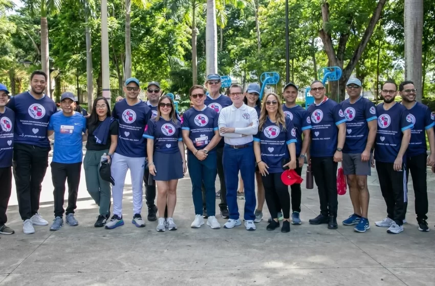  Cirujanos vasculares realizan caminata para promover la prevención y detección de la trombosis